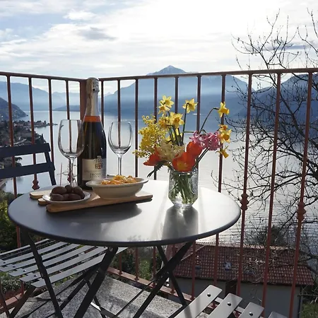 Bellevue Apartment: Sunset On Bellano