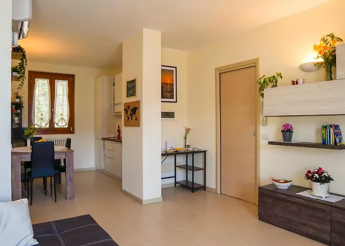 Bellevue Apartment: Sunset On Lägenhet Bellano