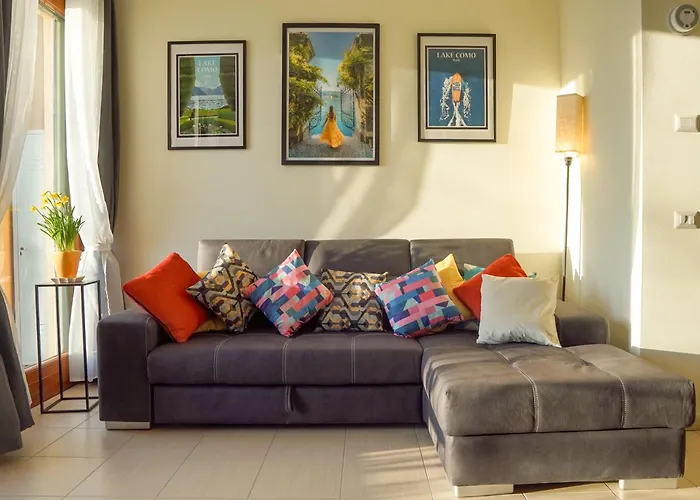 Bellevue Apartment: Sunset On * Bellano